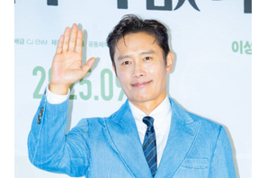 “親バカ”全開！イ・ビョンホンが娘の初登園エピソードを披露「泣きじゃくる姿を見て…」 画像