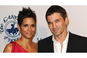 ハル・ベリー、オリヴィエ・マルティネスとフランスで挙式 画像