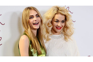 リタ・オラ＆カーラ・デルヴィーニュの仲良しコンビが絶縁 画像