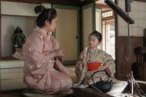 「働く母の手」「圧倒的だった」池脇千鶴の“手”に反響集まる　「ばけばけ」初回 画像