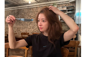 『赤い袖先』女優イ・セヨン、飾らなくても“女優オーラ”は隠せず「深刻にかわいい」【PHOTO】 画像