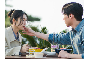 チャン・ギヨン×アン・ウンジンが新ドラマでリゾートデートのような胸キュンシーンを披露 画像