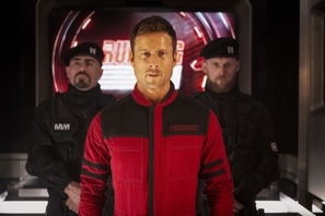 『ランニング・マン』グレン・パウエル、圧倒的不利な逃走劇が始まる本予告編＆新写真到着 画像