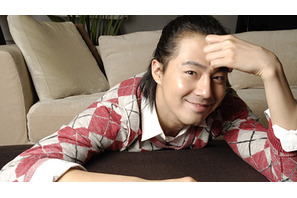 「次はどんな役がいいですか？」人なつっこい笑顔でチョ・インソンが語る『卑劣な街』 画像