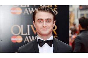 ダニエル・ラドクリフ、24歳の誕生日をロンドンの劇場で迎える 画像