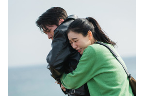 初対面なのにハグ？Netflix配信『ダイナマイト・キス』がいよいよ放送スタート！ 画像