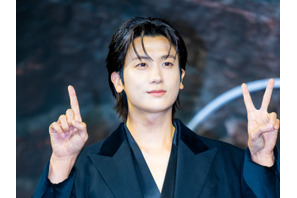 34歳になったパク・ヒョンシクをBTS・Vが祝福！プールの中でも“尊い”【PHOTO】 画像