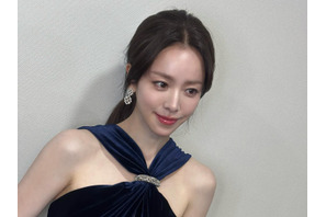 “青龍の女神” ハン・ジミン、魅惑のドレス姿にうっとり…舞台裏ショットも眩しい【PHOTO】 画像