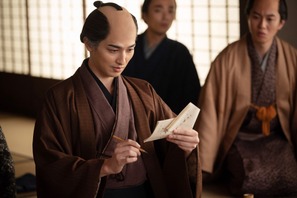 「凄い才能だよね」源内“新作”の秘密に視聴者驚きの声、“写楽”命名シーンにも多くの反応集まる…「べらぼう」45話 画像