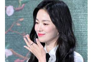 ソン・ヘギョ、「毎年若返る」の声続出…誕生日写真に称賛の嵐 画像