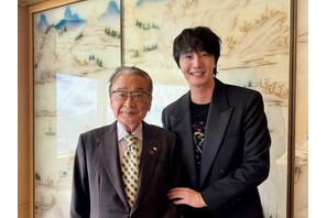 俳優チョン・イル、デビュー作で共演した故イ・スンジェさんを悼む「愛しています、おじいちゃん」 画像