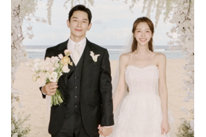 ドラマ共演で結婚した韓国人俳優カップル、バリでの極秘挙式の様子を公開!! 画像