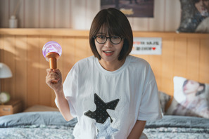 少女時代スヨン主演、オタクの弁護士が“推し”の弁護に奮闘「アイドルアイ」今夜ABEMAで配信開始 画像