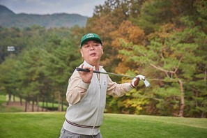金なし、コネなし、ゴルフ経験なし…ハ・ジョンウが臨む波乱の接待ゴルフの行方は!?『ロビー！』予告編 画像