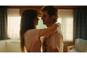 恋人に触れた瞬間に、何かが狂いだす…力入りすぎ激痛マッサージシーン公開『トゥギャザー』本編映像 画像