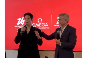 パク・ボゴムの完璧なビジュアルにジョージ・クルーニーも驚嘆！豪華2ショットに“ほっこり” 画像