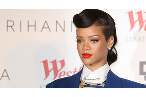 リアーナ、祖母のお葬式費用を払わず訴えられる 画像