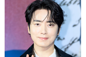 イ・ジュニョク、実は「本物の王族」だった… 映画舞台挨拶で監督が“驚きの血筋”を暴露！ 画像