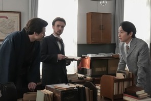 「ばけばけ」第101回あらすじ・場面写真　学校がなくなる可能性が発覚するが、ヘブンは家族に言わないよう丈と正木に口止めをする…2月23日放送 画像