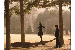 “チュンサン”ペ・ヨンジュン＆“ユジン”チェ・ジウ、こうして初恋が始まる…『映画 冬のソナタ 日本特別版』本編映像 画像