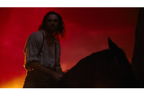 全世界1.5億ドル超え大ヒット中『嵐が丘』圧巻の映像美に酔いしれる…撮影舞台裏の特別映像 画像