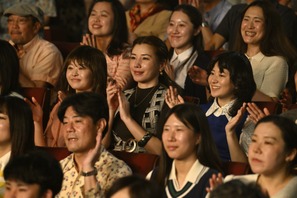 仲里依紗、松坂桃李の妻役に『SUKIYAKI 上を向いて歩こう』土屋太鳳も出演 画像