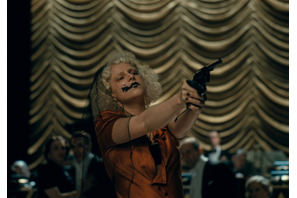 『ザ・ブライド！』USプレミアに豪華キャスト集結　愛と破壊の逃避行を切り取った新場面写真も 画像