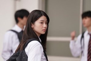 「支えになれる存在」南琴奈演じる“同級生”に注目　山時聡真＆菅野美穂主演『90メートル』場面写真 画像