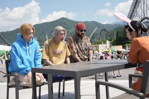 目黒蓮“坂本”が神妙な面持ちで正座!?『SAKAMOTO DAYS』場面写真　激しいバトルの予感＆ほっこり日常も 画像