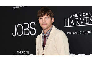 アシュトン・カッチャー、「世界で最も着心地の良いTシャツ」作るためファッション事業へ 画像