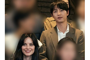 ソン・ジュンギ、結婚3年目で初の「夫婦同伴」公の場へ！チャリティー公演に特別出演 画像