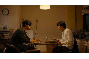 橋本愛＆水上恒司＆安田顕ら「ソウルメイト」出演　“イソテギョン”磯村勇斗×テギョンの食卓カット公開 画像