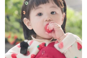 「ママにそっくり」シム・ヒョンタクの愛息子ハルくん、おかっぱ頭で可愛い“いちご王子”に！ 画像