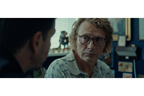 マッツ・ミケルセン来日舞台挨拶決定『さよなら、僕の英雄』　ジョン・レノンになる前の兄（マッツ）の本編映像解禁 画像