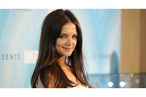 ケイティ・ホームズ、トム・クルーズが支持するサイエントロジーに戦々恐々 画像