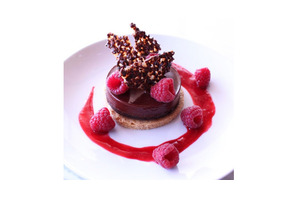 「ルノーカフェ」が青山に期間限定オープン、オリジナルスイーツも 画像