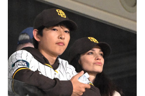 ソン・ジュンギ＆ケイティ夫妻、公の場に登場も…度を越えた“離婚”フェイクニュースが蔓延 画像