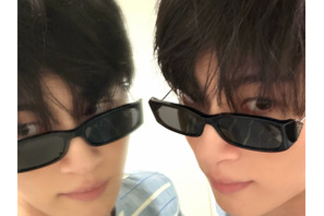いたずらっぽさ全開！俳優ビョン・ウソク、サングラスからのぞく“無邪気な表情”が可愛すぎるっ【PHOTO】 画像