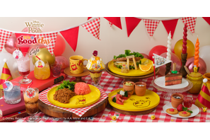 豪華な100周年お祝いパフェも！アクキーほかオリジナルグッズも登場「くまのプーさん」カフェが東京・大阪で期間限定オープン 画像