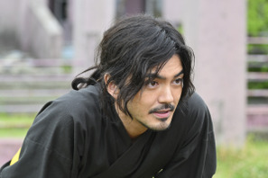 林遣都“若きノゴーン・ベキ”が登場　“悪い大人”がついに判明…「チンギス―VIVANT THE ORIGIN STORY―」 画像
