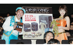 【東京国際映画祭レポートvol.33】眞鍋かをり伝説の特撮映画にへそ出し大興奮！ 画像