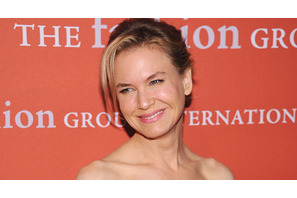 レニー・ゼルウィガー、養子を迎えて母親になることを検討中 画像