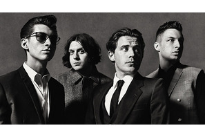 人気ロックバンド「アークティック・モンキーズ」、大規模野外コンサート出演へ 画像