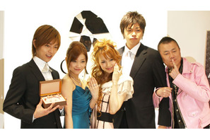 杉浦パパ、ベビーリング贈呈で大喜び！　ドラマ「うさぎたちのもちつき」製作発表会 画像