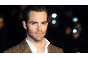 クリス・パイン、人気アルマーニ・コードの新たなイメージキャラクターに 画像