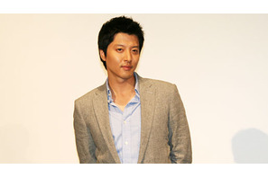 最新作を引っさげイ・ドンゴン、急遽来日　「絶対こんな夫にはなりたくない（笑）」