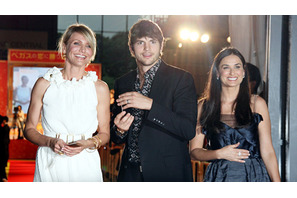 アシュトン、愛妻デミ・ムーアと仲良く登場！　『ベガスの恋に勝つルール』プレミア