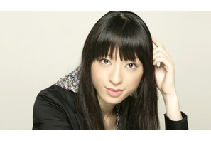 男装の美女・栗山千明「タイツ姿は自分でもイケてるなと思ってました（笑）」