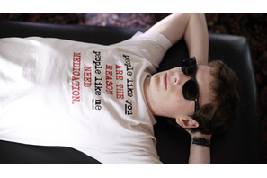 “男子トイレ”で巻き起こる、一味違う異色青春ムービー『チャーリー・バートレット』