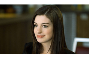 初サスペンスで新境地開拓のアン・ハサウェイ「恐怖心から無愛想なクレアに惹かれた」